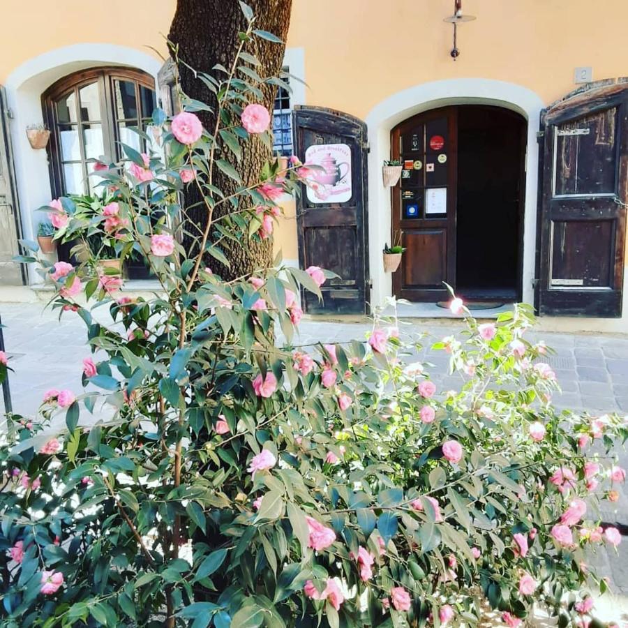 Bed and Breakfast Antica Casa Dei Rassicurati Montecarlo Zewnętrze zdjęcie