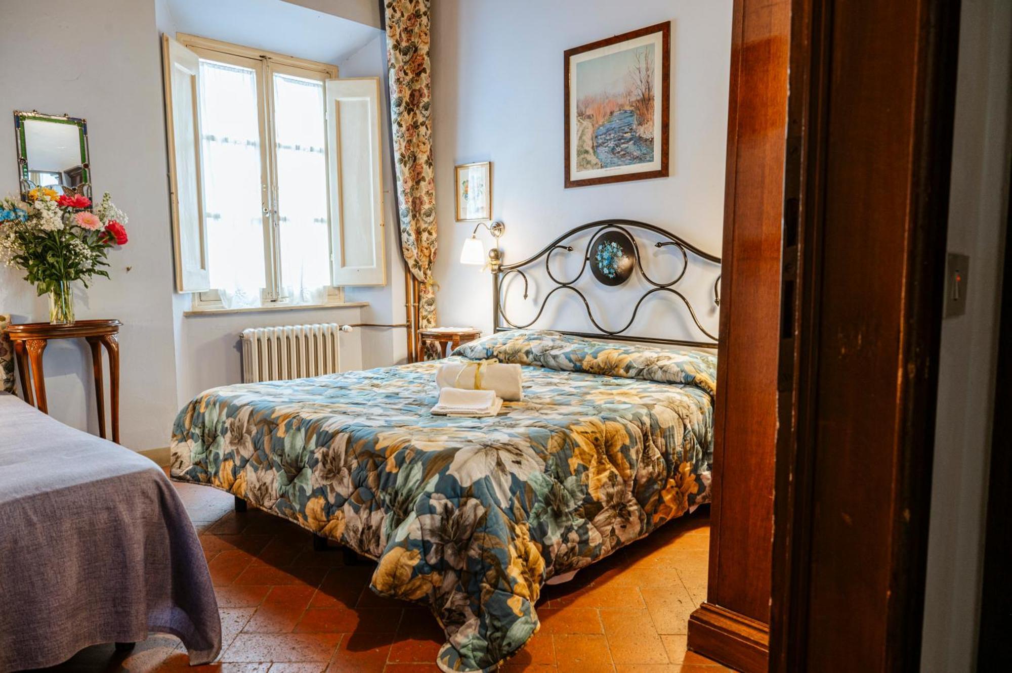 Bed and Breakfast Antica Casa Dei Rassicurati Montecarlo Zewnętrze zdjęcie