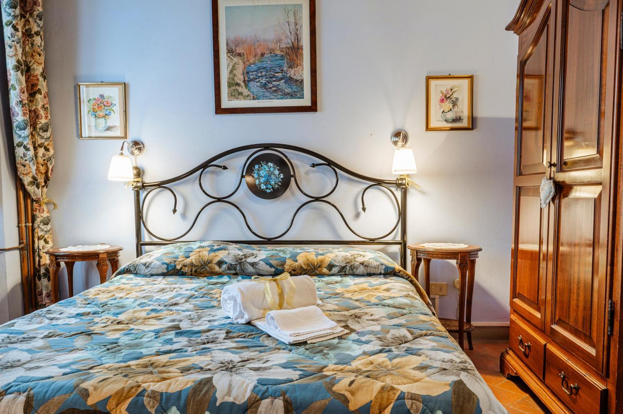 Bed and Breakfast Antica Casa Dei Rassicurati Montecarlo Zewnętrze zdjęcie