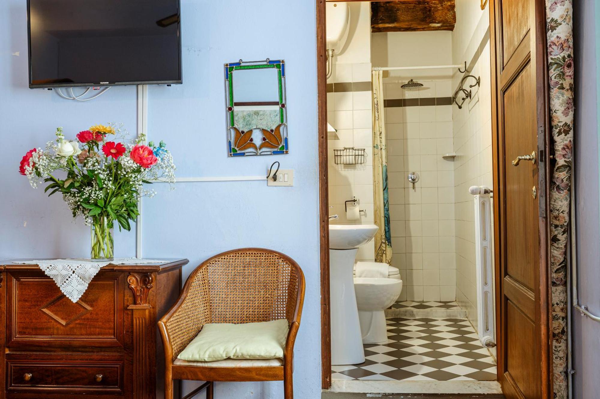 Bed and Breakfast Antica Casa Dei Rassicurati Montecarlo Zewnętrze zdjęcie
