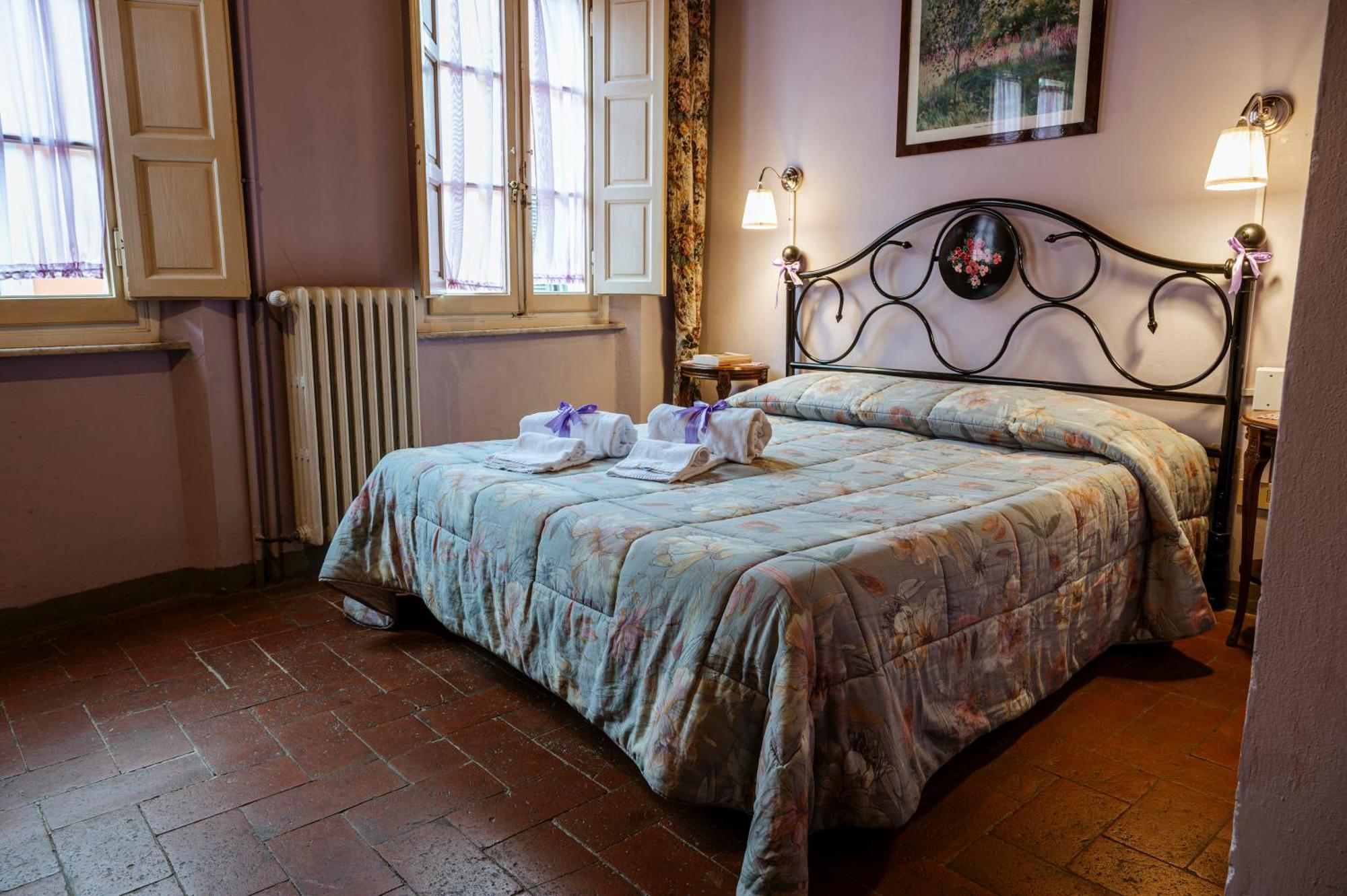 Bed and Breakfast Antica Casa Dei Rassicurati Montecarlo Zewnętrze zdjęcie