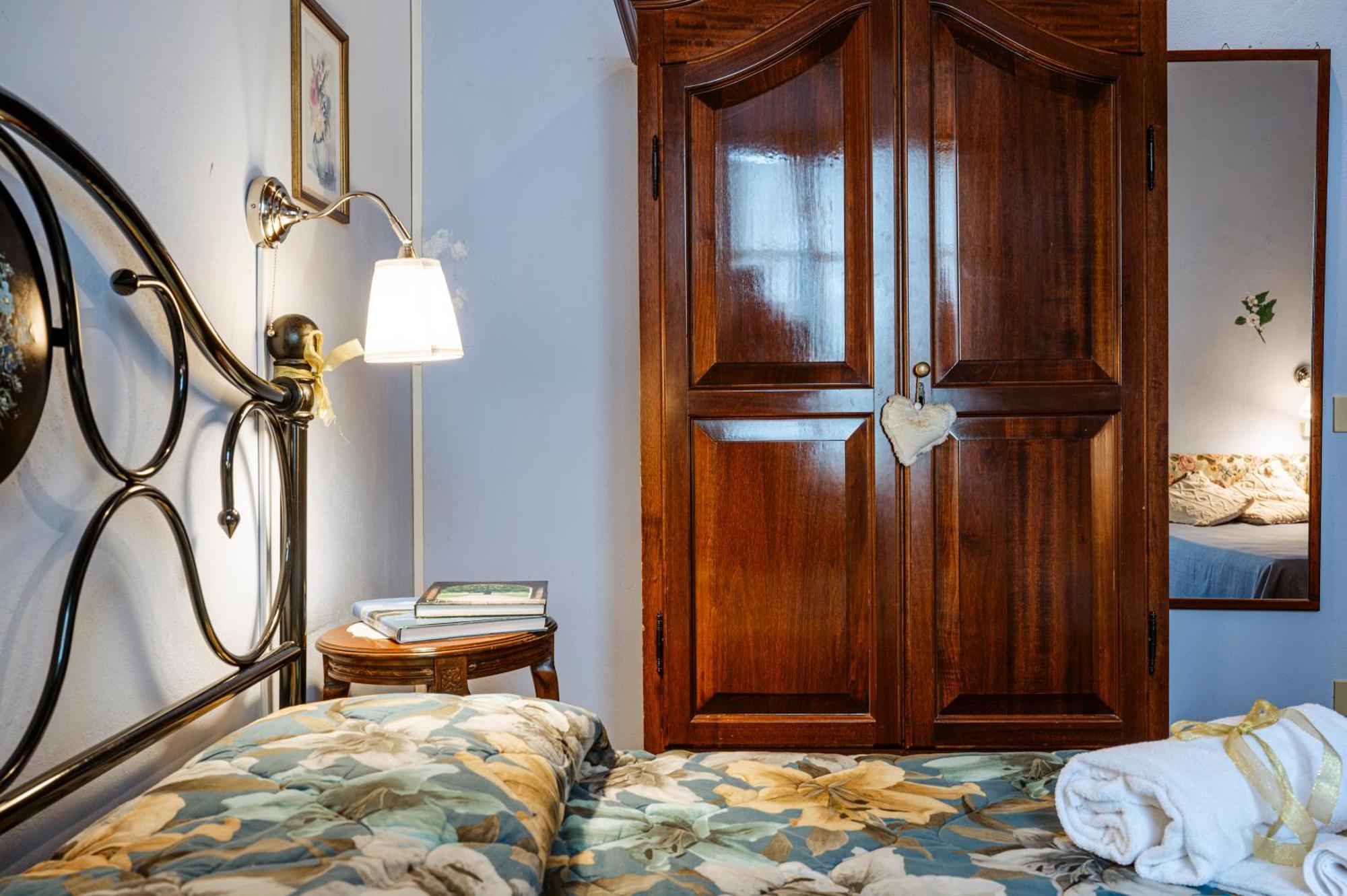 Bed and Breakfast Antica Casa Dei Rassicurati Montecarlo Zewnętrze zdjęcie