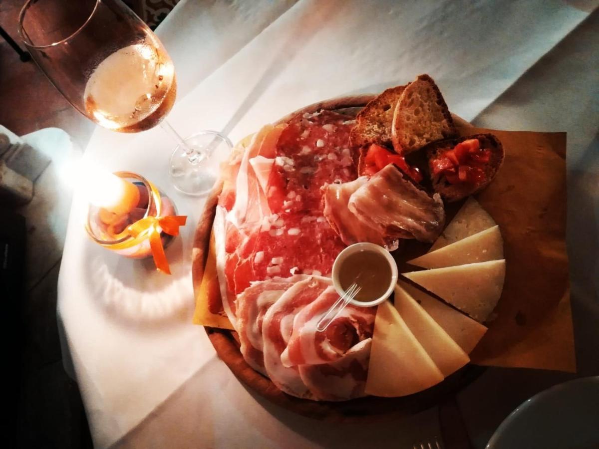 Bed and Breakfast Antica Casa Dei Rassicurati Montecarlo Zewnętrze zdjęcie